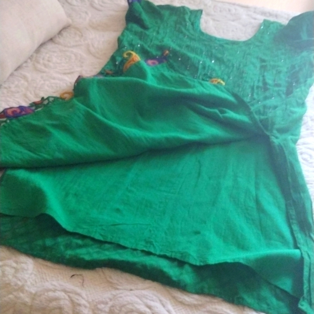 LADIES Handmade Dress - Picture 9 of 15